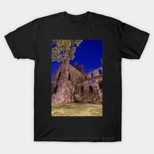 Kirkstall Abbey Cistercian monastery Leeds West Yorkshire T-Shirt